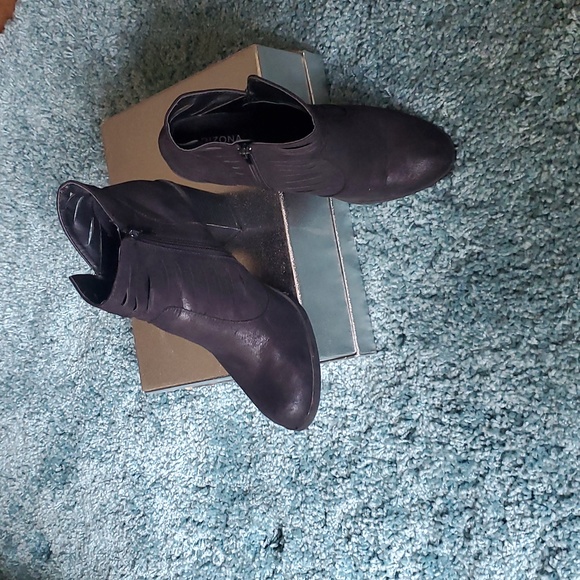 Arizona booties size 10 - Picture 6 of 6